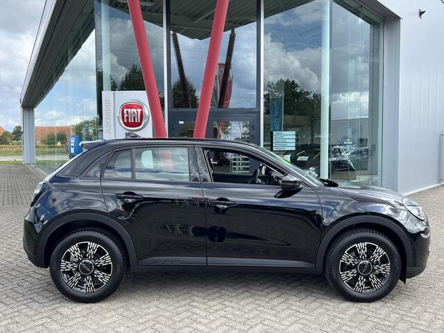 Fiat 600 1.2 Hybrid Icon | 8 Jaar garantie | Camera | Stoelverwarming | Navi | All season banden
