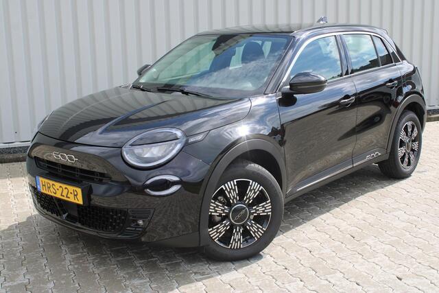 Fiat 600 1.2 Hybrid Urban l Incl. 12 maanden garantie l Stoelverwarming | Apple carplay/Android auto | Parkeercamera | DAB radio | Navigatie | Cruise control | Climate control |