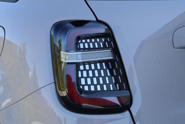 Fiat 600 1.2 Hybrid Pop | Incl. 12 maanden garantie | Cruise control | Stoelverwarming | Apple carplay/Android auto | Parkeercamera | Climate control | Navigatie | DAB radio |