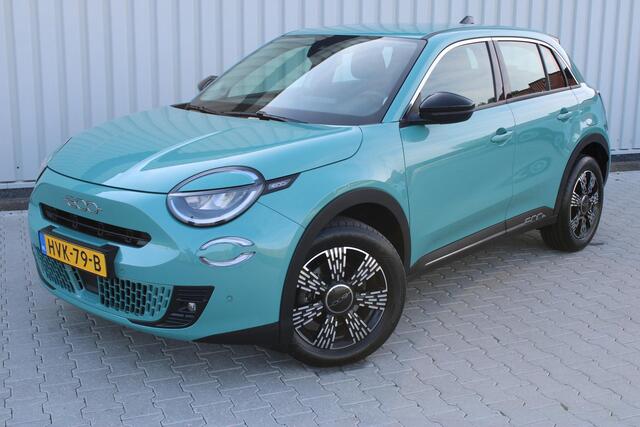 Fiat 600 1.2 Hybrid Urban | Incl. 12 maanden garantie | Stoelverwarming | Apple carplay/Android auto | Parkeercamera | DAB radio | Navigatie |