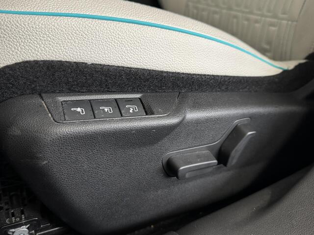 Fiat 600 1.2 Hybrid La Prima | Leer | ACC | Stoelverwarming | Massage | Clima | Camera | Navi | Elektrische achterklep | ( Vestiging - Nieuwegein )