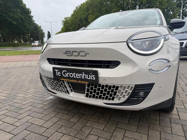 Fiat 600 1.2 Hybrid La Prima Automaat | Winterpack |