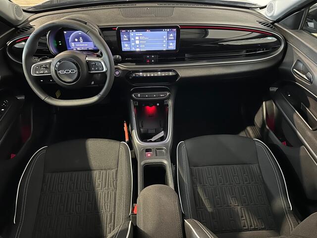 Fiat 600 1.2 HYBRID URBAN l NAP l AUTOMAAT l CARPLAY l CAMERA l KEYLESS l RIJKLAAR l