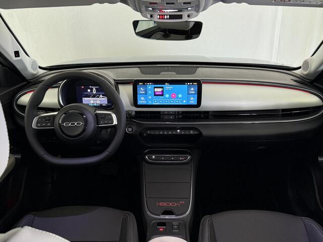 Fiat 600 600e La Prima 54 kWh | Apple-Android | Stoelmassage | Winter Pack