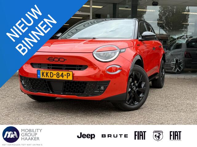 Fiat 600 600e Sport 54 kWh | Parkeercamera | Carplay | ACC