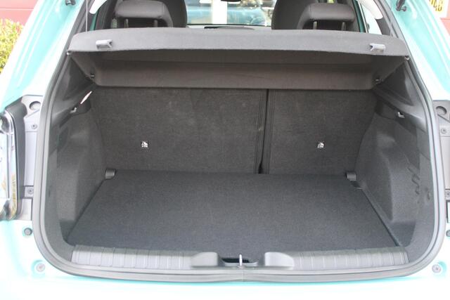 Fiat 600 1.2 110PK Hybrid AUTOMAAT POP | WINTER PACK: VERWAMBARE VOORSTOELEN/VERWARMBARE VOORRUIT | PACK COMFORT: ACHTERUITRIJCAMERA MET DYNAMISCHE HULPLIJNEN/AUDIOSYSTEEM MET 6 SPEAKERS/DRAADLOOS LADEN/KEYLESS ENTRY/NAVIGATIE/PARKEERSENSOREN VOOR EN ACHTER/VERKEERSBORDINFORMATIE | PACK STYLE: 17" LICHTMETALEN VELGEN/HOOGGLANS ZWARTE SPIEGELKAPPEN/VERCHROME OMLIJSTING/LED RICHTINGAANWIJZERS/LED MISTLAMPEN/DASHBOARD IN CARROSSERIEKLEUR | DRAADLOZE APPLE CARPLAY/ANDROID AUTO |