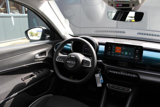 Fiat 600 1.2 Hybrid Urban | Incl. 12 maanden garantie | Cruise | Airco | Lane assist | Apple Carplay/ Android Auto | Parkeersensoren |
