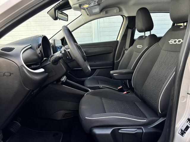 Fiat 600 Urban 1.2 Hybrid 110pk e-DSC6 | CAMERA | AFN. TREKHAAK | DODEHOEKBEW. | DAB+ | APPLE CARPLAY / ANDROID AUTO |