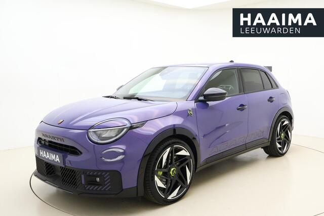 Fiat Abarth 600e Scorpionissima 54 kWh | Sabelt kuipstoelen | Sper differentieel | Sound Box | 20'' lichtmetalen velgen | Alcantara sportstuur | Zwarte hemelbekleding