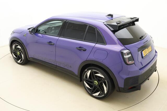 Fiat Abarth 600e Scorpionissima 54 kWh | Sabelt kuipstoelen | Sper differentieel | Sound Box | 20'' lichtmetalen velgen | Alcantara sportstuur | Zwarte hemelbekleding