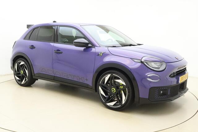 Fiat Abarth 600e Scorpionissima 54 kWh | Sabelt kuipstoelen | Sper differentieel | Sound Box | 20'' lichtmetalen velgen | Alcantara sportstuur | Zwarte hemelbekleding