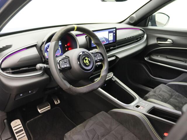 Fiat Abarth 600e Scorpionissima 54 kWh | Sabelt Kuipstoelen | Torsen Sperdifferentieel | 280PK | 20 "Velgen