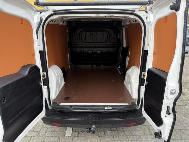 Fiat DOBLO Cargo 1.6 MJ L2H1 Maxi * 84.337 Km * 3 Zits * Airco * Navi * Cruise Control * Nw Staat *