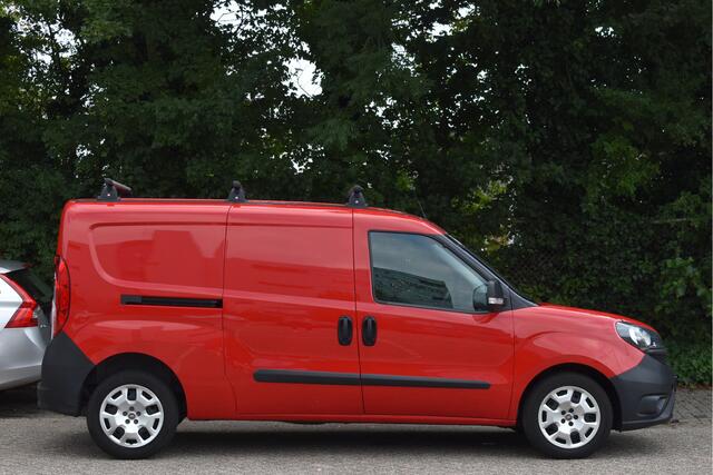 Fiat DOBLO Cargo 1.6 MJ L2H1 Maxi 3-persoons | NAVI | CRUISE CONTR | AIRCO | DAB | DAKDRAGERS | SCHUIFDEUR RECHTS