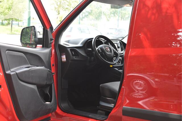 Fiat DOBLO Cargo 1.6 MJ L2H1 Maxi 3-persoons | NAVI | CRUISE CONTR | AIRCO | DAB | DAKDRAGERS | SCHUIFDEUR RECHTS