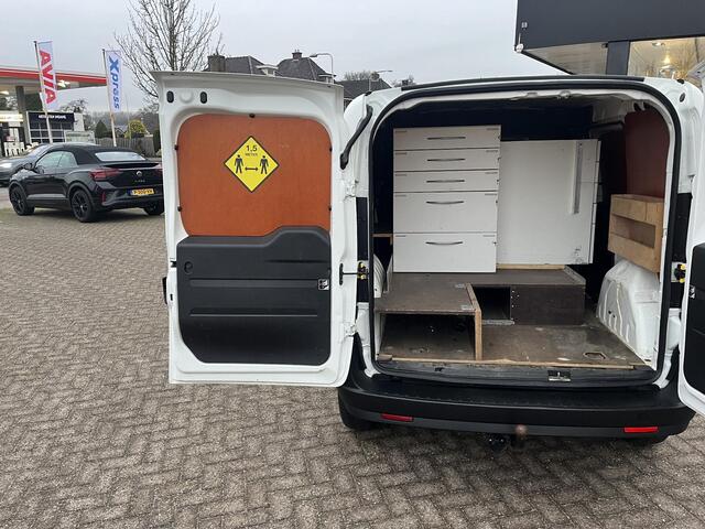 Fiat DOBLO Cargo 1.6 MJ L1H1 ECO JET Zeer nette auto, 3 zitplaatsen, trekhaak, btw, laadruimte betimmerd, navigatie, alles elektrisch.