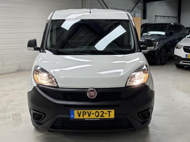 Fiat DOBLO Cargo 1.6 MJ L1H1 / Cruise control / Navigatiesysteem full map / Zijschuifdeur rechts / Airco