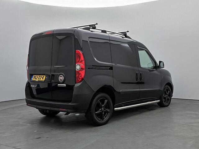 Fiat DOBLO Cargo L1H1 105 pk | Navigatie | Parkeersensoren Achter | Zijschuifdeur Rechts | Airco | Cruise Control | Start/Stop Systeem | Bluetooth | 2 Zitplaatsen Rechtsvoor | Dakrails | Centrale Deurvergrendeling met Afstandsbediening |