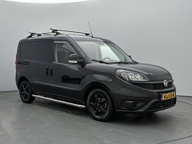 Fiat DOBLO Cargo L1H1 105 pk | Navigatie | Parkeersensoren Achter | Zijschuifdeur Rechts | Airco | Cruise Control | Start/Stop Systeem | Bluetooth | 2 Zitplaatsen Rechtsvoor | Dakrails | Centrale Deurvergrendeling met Afstandsbediening |