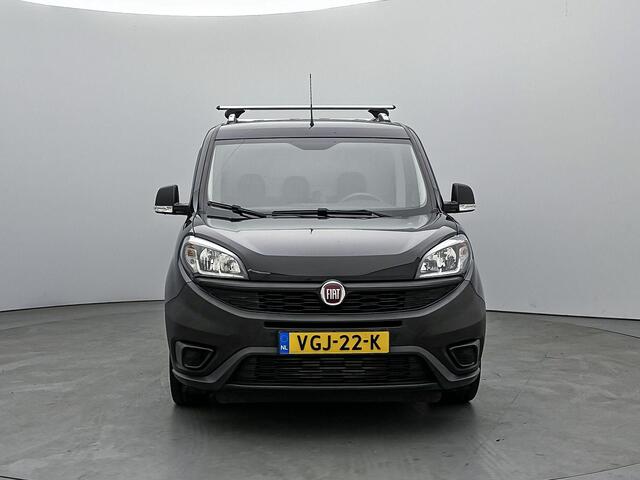 Fiat DOBLO Cargo L1H1 105 pk | Navigatie | Parkeersensoren Achter | Zijschuifdeur Rechts | Airco | Cruise Control | Start/Stop Systeem | Bluetooth | 2 Zitplaatsen Rechtsvoor | Dakrails | Centrale Deurvergrendeling met Afstandsbediening |