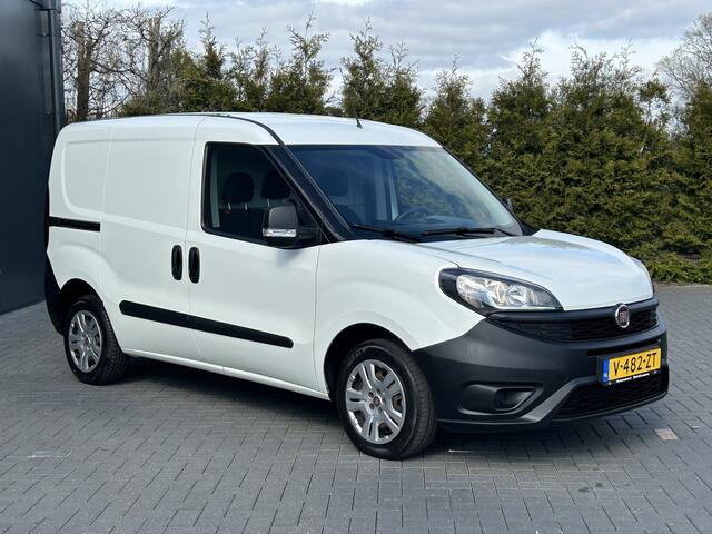 Fiat DOBLO Cargo 1.6 MJ 105 PK / L1H1 / 1e EIGENAAR / 3 ZITS / TREKHAAK / INRICHTING / AIRCO / CRUISE / NAVI / CAMERA