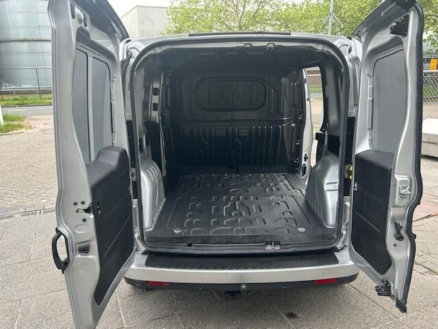 Fiat DOBLO Cargo 1.4 Fire L1H1 SX AIRCO I ELEKTRISCHE RAMEN & SPIEGELS I MULTIMEDIA I TREKHAAK I LAGE KM's