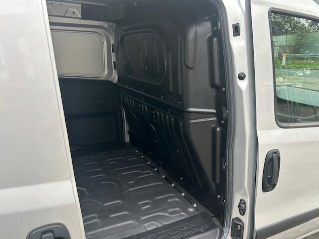 Fiat DOBLO Cargo 1.4 Fire L1H1 SX AIRCO I ELEKTRISCHE RAMEN & SPIEGELS I MULTIMEDIA I TREKHAAK I LAGE KM's