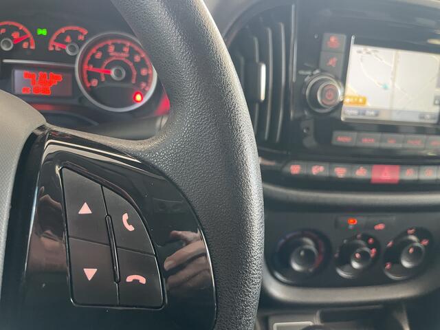 Fiat DOBLO Cargo 1.6 MJ L1H1 SX Airco - Bluetooth - Parkeersensoren achter - Radio - Tussenschot volledig - Zijschuifdeur rechts - Stuur multifunctioneel - Mistlampen voor - Elektrische ramen voor