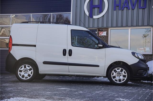 Fiat DOBLO Cargo 1.4 Benzine L1, AIRCO, TREKHAAK, BTW-VRIJ / MARGE