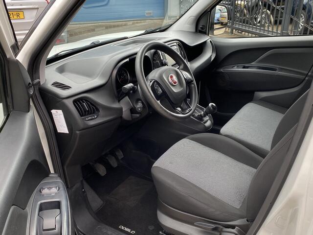 Fiat DOBLO Cargo 1.6 MJ EURO 6 L1H1 ECO JET, 6-BAK, 3-PEROONS, AIRCO, SCHUIFDEUR RECHTS, CRUISE CONTROL, PARKEERSENSOREN, NAVIGATIE-BLUETOOTH-RADIO-USB, ELEK-RAMEN, CENT-VERGRENDELING, KAST INRICHTING