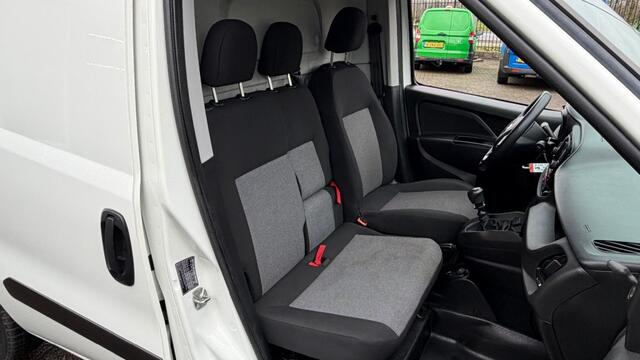 Fiat DOBLO 1.6 MJ 77KW 105PK EURO 6 3 ZITS BIJRIJDERSBANK/ AIRCO/ CRUISE CONTROL/ NAVIGATIE/ 100% DEALERONDERHOUDEN