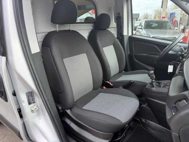 Fiat DOBLO Cargo 1.4 T-Jet Natural Power L1H1 AIRCO I CNG I CAMERA INAVI I PDC I 1e EIGENAAR I COMPLETE ONDERHOUDSHISTORIE I