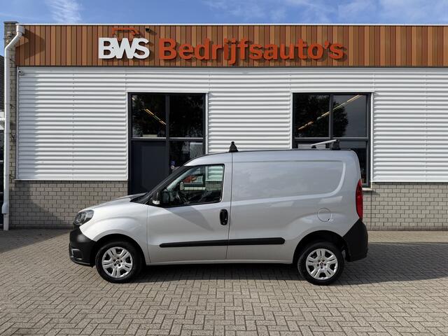 Fiat DOBLO Cargo 1.3 MJ L1H1 Actual / vaste prijs rijklaar € 6950 ex btw / lease vanaf € 117 / euro 6 / bpm vrij / airco / trekhaak / schuifdeur / zilver metallic !