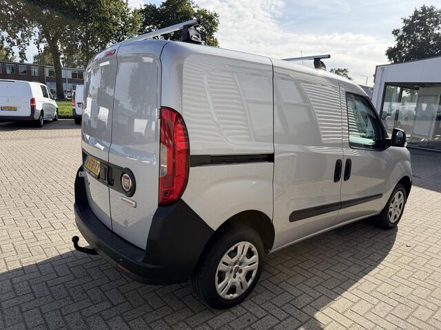 Fiat DOBLO Cargo 1.3 MJ L1H1 Actual / vaste prijs rijklaar € 6950 ex btw / lease vanaf € 117 / euro 6 / bpm vrij / airco / trekhaak / schuifdeur / zilver metallic !