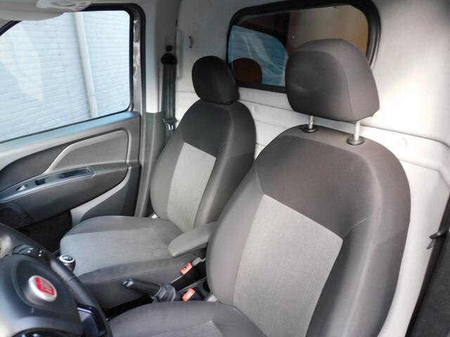 Fiat DOBLO Cargo 1.6 MJ L2H2 XL SX 2e EIGENAAR! NAVI! BLUETOOTH! CRUISE! CLIMA! TREKHAAK!