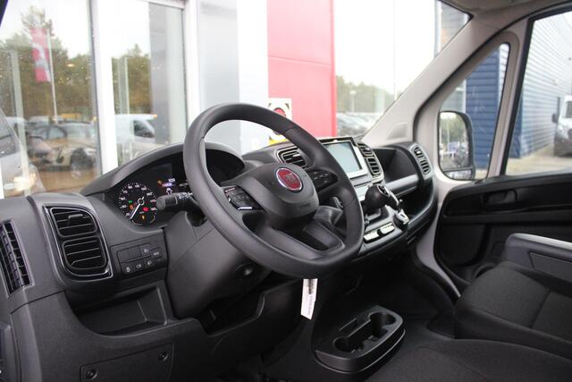 Fiat DUCATO 33 2.2 MultiJet 140PK L3H2 | ACHTERUITRIJ CAMERA | APPLE CARPLAY/ANDROID AUTO | 3-ZITS | CRUISE CONTROL | CLIMATE CONTROL | DAB+ RADIO | NIEUWE BUS! |