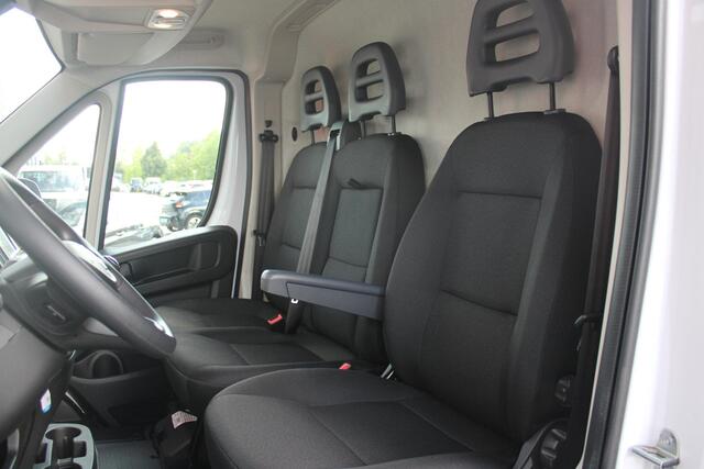 Fiat DUCATO 33 2.2 MultiJet 140PK L3H2 | ACHTERUITRIJ CAMERA | APPLE CARPLAY/ANDROID AUTO | 3-ZITS | CRUISE CONTROL | CLIMATE CONTROL | DAB+ RADIO | NIEUWE BUS! |