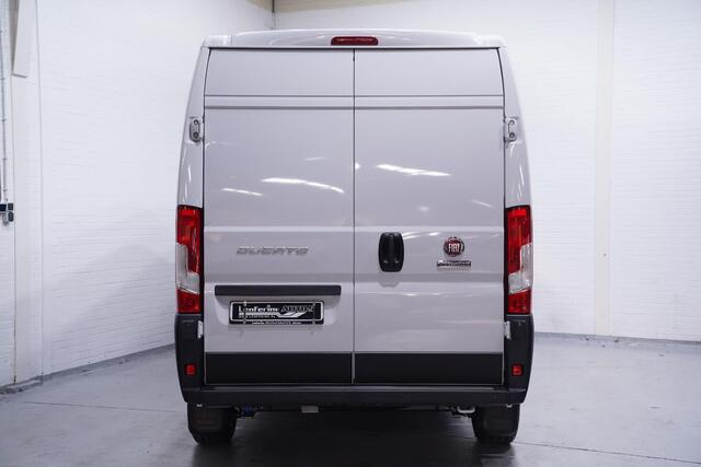 Fiat DUCATO 2.2 MultiJet 140 pk L3H2 Black&White Edition Airco Cruise Control, 18" LMV Zwart, Sidebars, Zonneklep, 3-Zits Nieuw