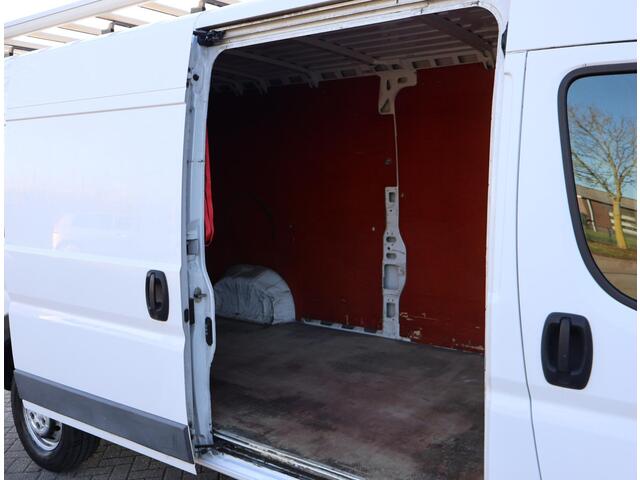 Fiat DUCATO 35 2.3 149 PK MULTIJET L3H2 EURO 6 + CAMERA / IMPERIAAL / NAVIGATIE / CRUISE/CLIMATE CONTROL