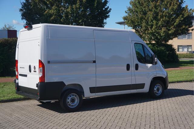 Fiat DUCATO 35 2.2 140PK L2H2 10" Navi, Cruise, Climate, Camera, Digitale Cockpit, Blis!! NR. *654*