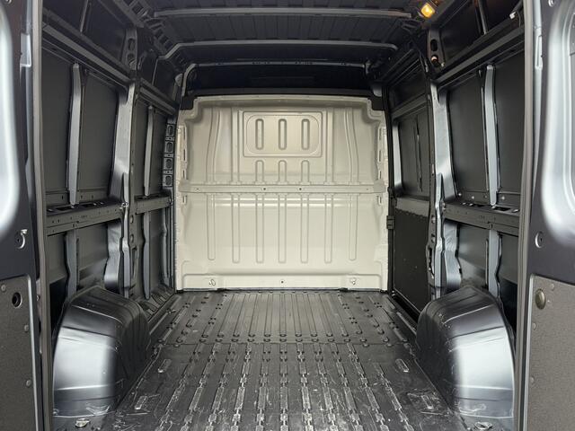 Fiat DUCATO 30 2.2 MultiJet L2H2 Trekhaak | Pack Techno | Parkeercamera en sensoren