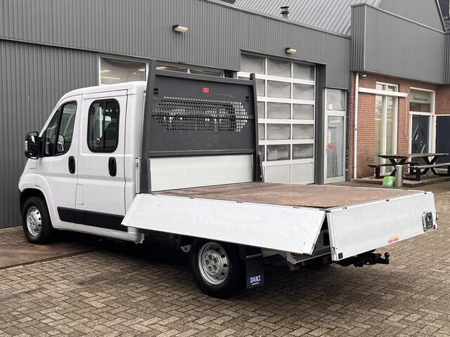 Fiat DUCATO 2.3 MultiJet 140pk DC Open laadbak Pick up Airco Dubbele cabine Trekhaak 2500kg 1e eigenaar 6 persoons Dealer onderhouden Euro 6 Bakwagen P-up Bakwagen