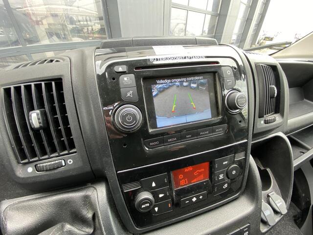 Fiat DUCATO 35 2.3 MultiJet L3H2 | Trekhaak | Navigatie | Achteruitrijcamera | Automatische Airco | Cruise Control | 3 Zitplaatsen
