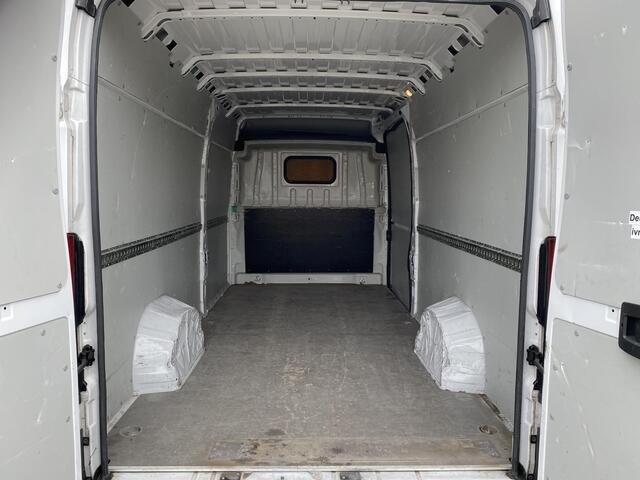 Fiat DUCATO 35 2.3 MultiJet L3H2 | Trekhaak | Navigatie | Achteruitrijcamera | Automatische Airco | Cruise Control | 3 Zitplaatsen