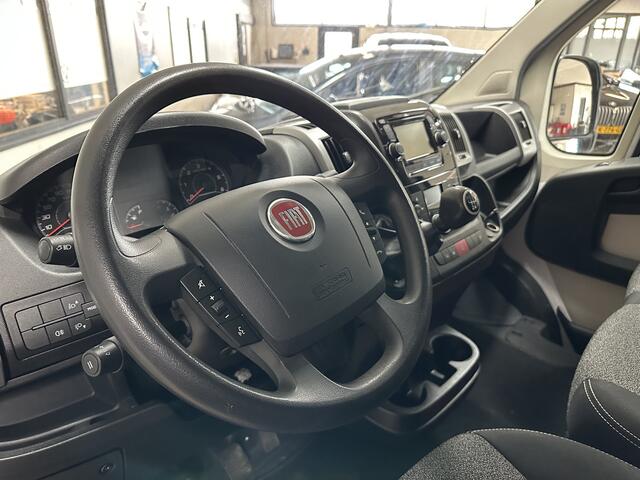 Fiat DUCATO 30 2.0 MultiJet L1H1/ 3-Zitplaatsen voor!/ Zij-Schuifdeur rechts/ Imperiaal/ Trekhaak/ Navi/ Clima/ Cruise/ Elek. pakket/ Bluetooth/ Armsteun/ Multi. LEDER. Stuur.