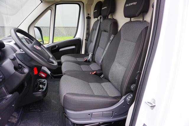 Fiat DUCATO 35 2.3 MultiJet L2H2 Automaat 9-traps |160 pk |1e eigenaar |Topstaat |BPM voordeel |EURO6 |Climate control |Cruise |Navi |Camera |Bluetooth media telefonie |3500 KG |Camperbasis