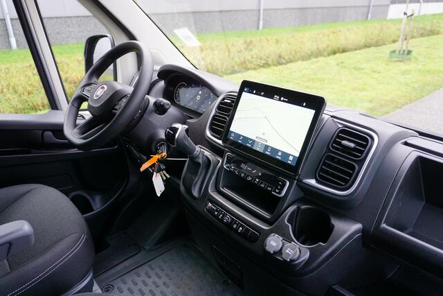 Fiat DUCATO 35 2.2 MultiJet L2H2 180 pk |Automaat |Adaptieve Cruise Control |Full-LED koplampen |Camera |Navi |Climate |Carplay |Android auto |Bumpers in kleur |Metallic |Digitaal dashboard |Maxi