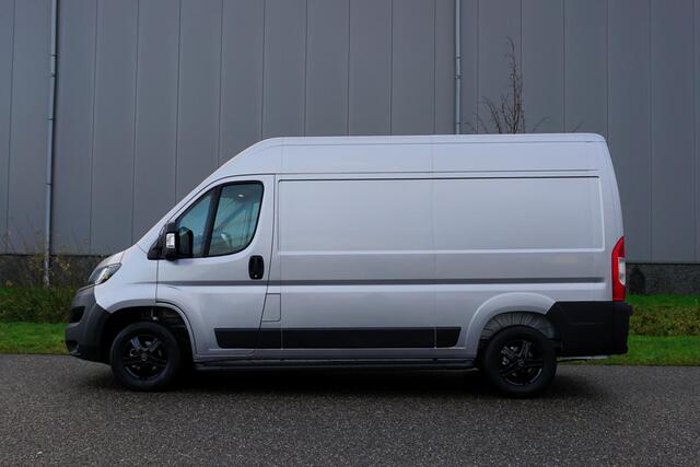 Fiat DUCATO 35 2.2 MultiJet L2H2 140pk |Digitaal dashboard |Groot scherm |Camera |Carplay |Android auto |Parkeersensoren |Bluetooth media en telefonie |Climate control |Cruise control