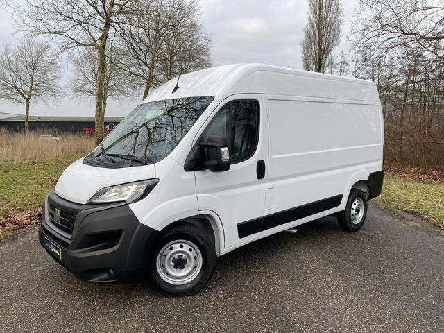 Fiat DUCATO GB L2H2 2.2D MultiJet 140pk 3.5T | GEEN BPM | Multimedia | Apple CarPlay / Android Auto | NAVI | Achteruitrijcamera | Parkeersensoren achter | Dode hoek detectie | Inklapbare buitenspiegels | Bestuurdersstoel comfort | Armsteun | Bank voorpassagiers | Air
