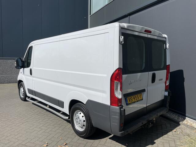 Fiat DUCATO 33 2.3 MultiJet L2H1 Airco - Trekhaak - Luchtvering - Bluetooth - Park.sensoren Achter - Side bars - 2 zitpl.RV - zijwand betim. - Laadvloer - tussenschot V